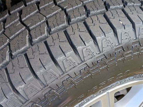 Used 2022 GMC Sierra 2500 SLE w/ SLE Value Package; image 11