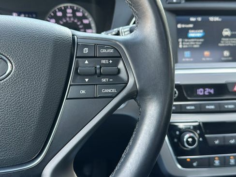 Used 2017 Hyundai Sonata Sport w/ Value Edition Package 02 image 18