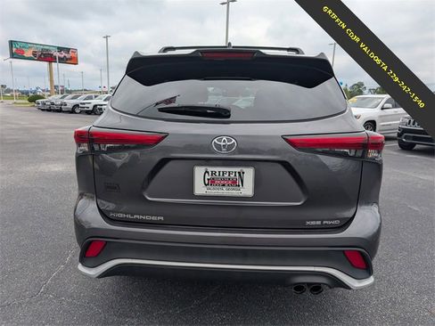 Used 2021 Toyota Highlander XSE image 5