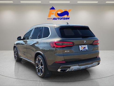 Used 2022 BMW X5 xDrive40i w/ Premium Package AWD/4WD image 3