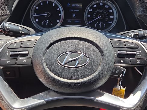 Used 2023 Hyundai Sonata SE FWD image 16