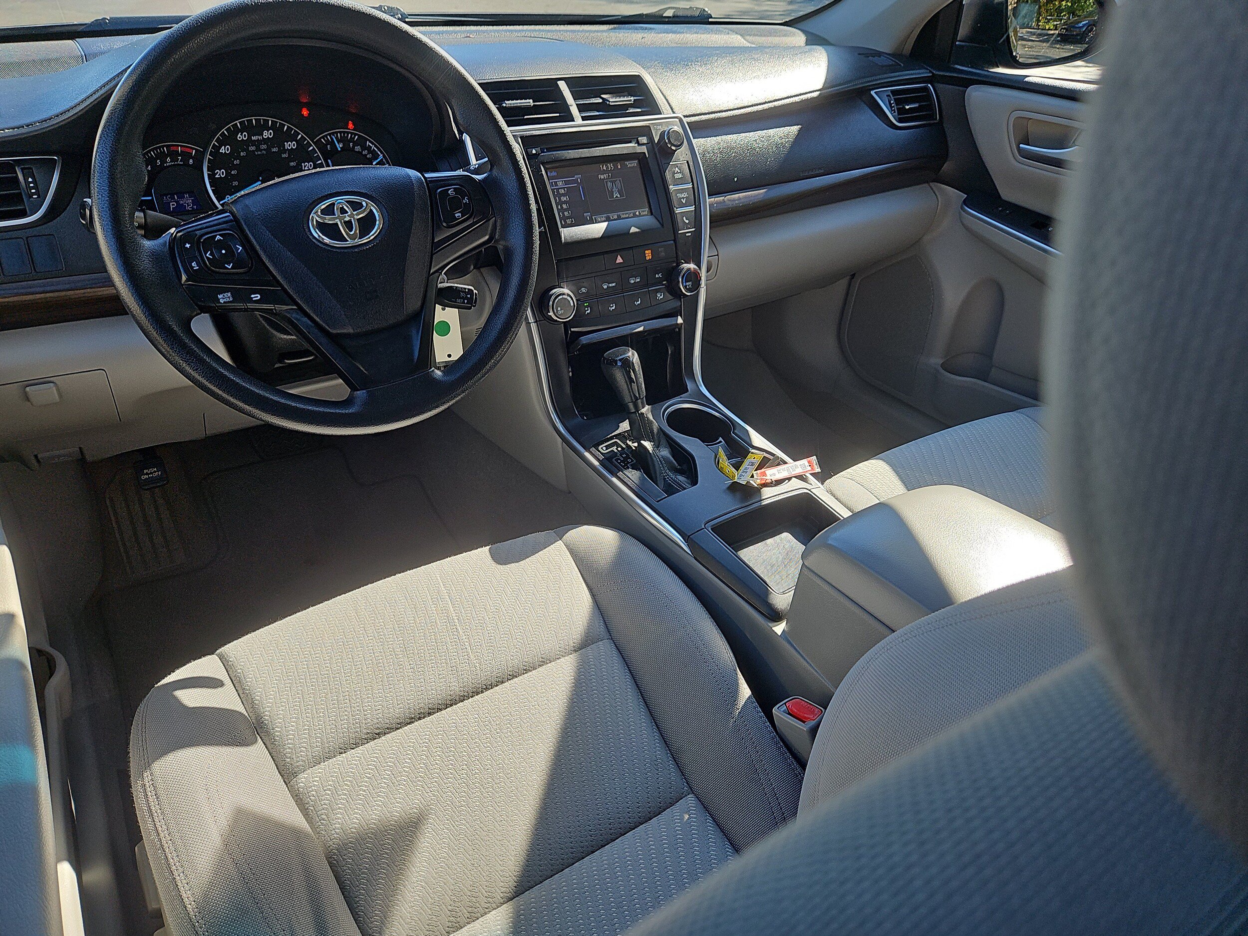 Used 2015 Toyota Camry LE FWD image 3