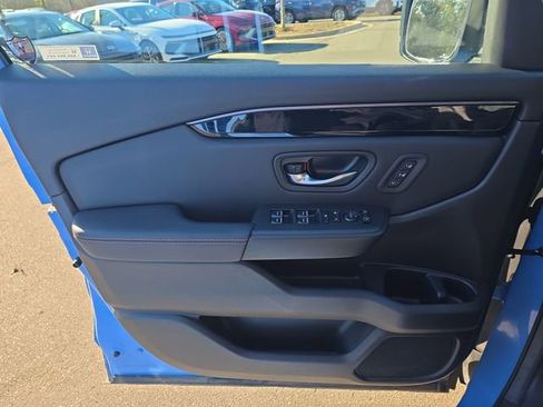 Used 2025 Honda Pilot TrailSport image 41