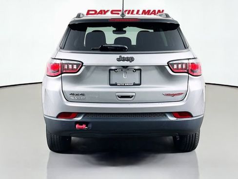 Used 2019 Jeep Compass Trailhawk AWD/4WD image 6
