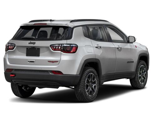Used 2025 Jeep Compass Trailhawk AWD/4WD image 2