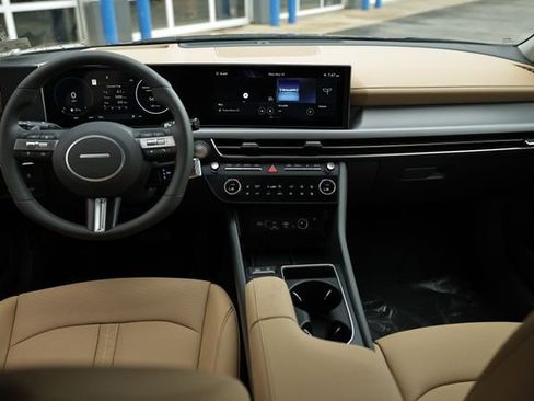 New 2025 Hyundai Sonata Limited image 10