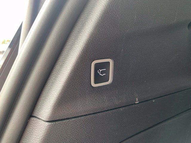 Used 2025 Chrysler Pacifica Select FWD image 6