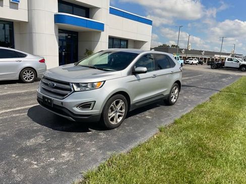 Used 2018 Ford Edge Titanium w/ Technology Package FWD image 2