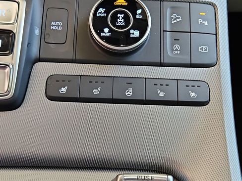 Used 2024 Hyundai Palisade Limited AWD/4WD image 19