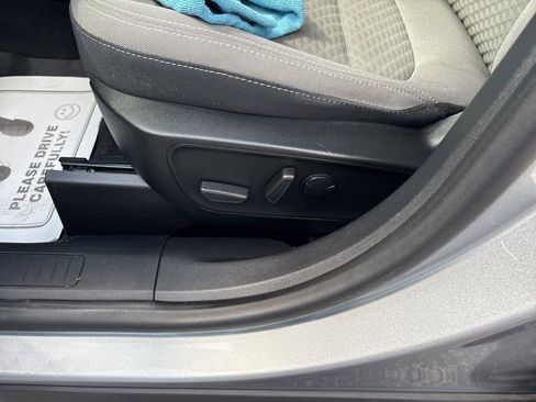 Used 2022 Ford Escape SE w/ Cold Weather Package image 24