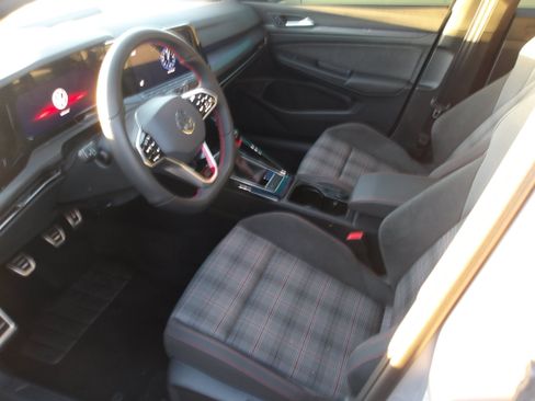 Used 2024 Volkswagen GTI SE w/ MDO Package FWD image 4