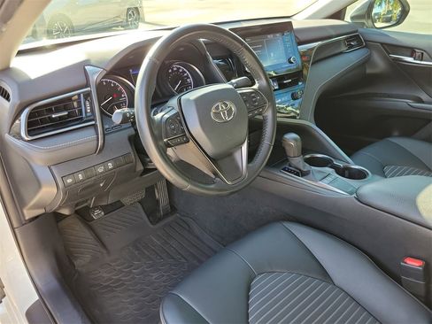 Used 2023 Toyota Camry SE image 15