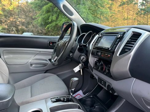 Used 2014 Toyota Tacoma PreRunner w/ SR5 Package RWD image 26