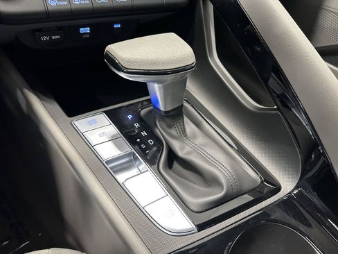 Certified 2025 Hyundai Elantra Hybrid FWD image 23
