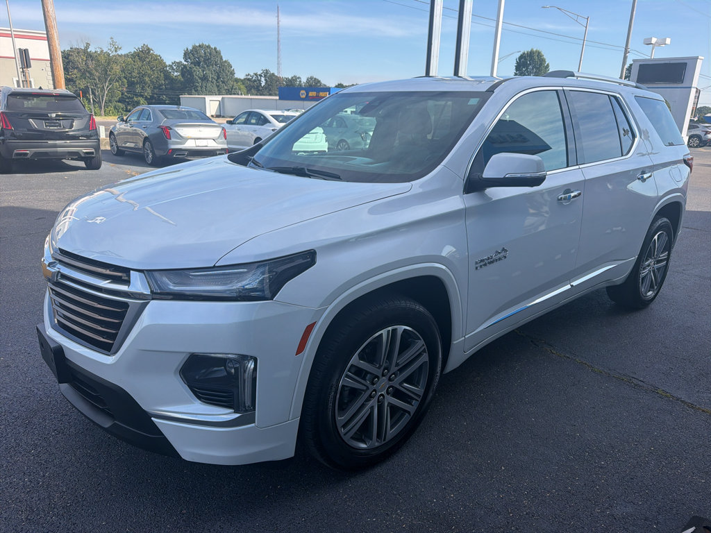 Used 2024 Chevrolet Traverse High Country AWD/4WD image 3
