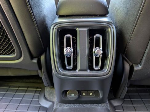 Used 2024 Volvo XC40 Recharge Plus w/ Protection Package Premier AWD/4WD image 12