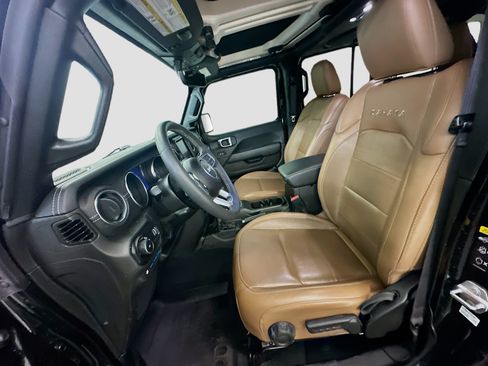 Used 2023 Jeep Wrangler Unlimited Sahara AWD/4WD image 13
