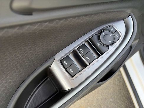 Used 2021 Chevrolet Malibu LS image 15