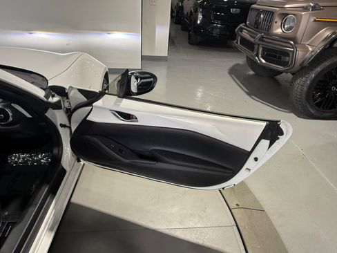 Used 2017 MAZDA MX-5 Miata RF Grand Touring RWD image 42