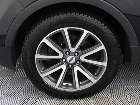 Used 2015 Ford Explorer XLT w/ Equipment Group 202B image 21