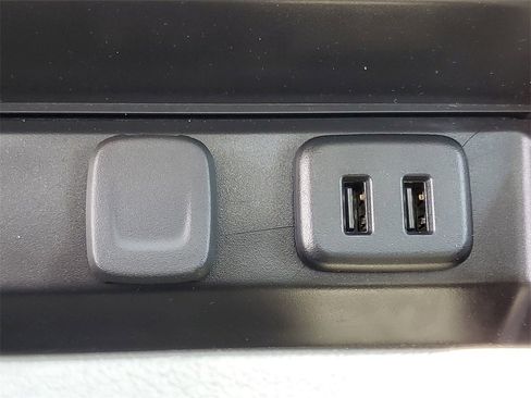 Used 2019 Chevrolet Suburban Premier w/ Premier Plus Edition image 36