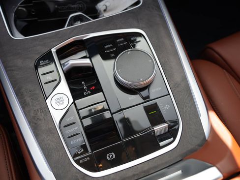 Used 2024 BMW X7 xDrive40i w/ Premium Package image 24