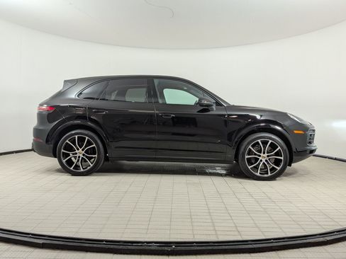 Certified 2023 Porsche Cayenne Platinum Edition AWD/4WD image 8