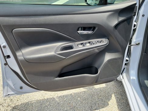 Used 2024 Nissan Versa SV w/ Trunk Package FWD image 18