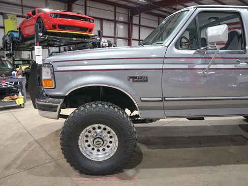 Used 1997 Ford F350 XLT image 3