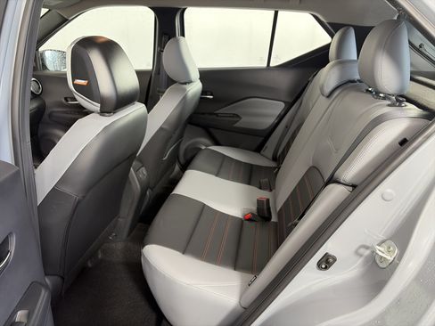 Used 2024 Nissan Kicks SR w/ SR Premium Package FWD image 7