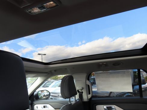 New 2026 Ford Explorer Active image 15