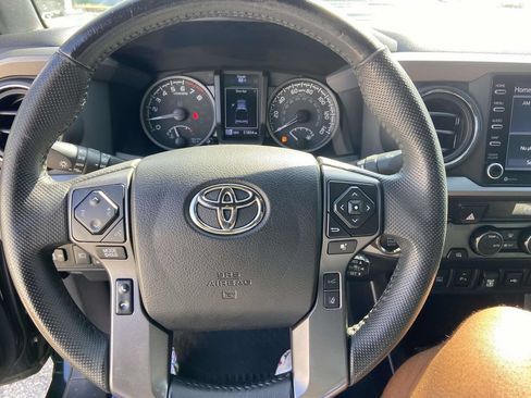 Used 2022 Toyota Tacoma TRD Sport w/ Technology Package RWD image 33
