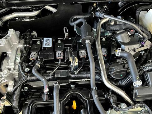 New 2025 Nissan Kicks SV image 17