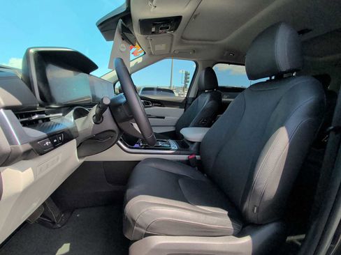 Used 2023 Kia Carnival SX Prestige FWD image 13
