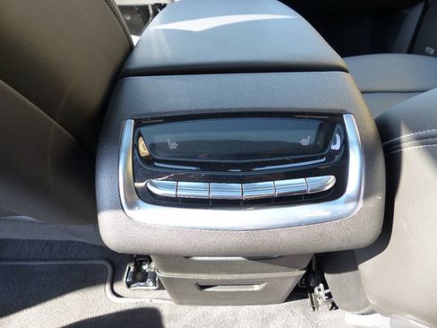 Used 2023 Cadillac XT6 Premium Luxury w/ Technology Package AWD/4WD image 43