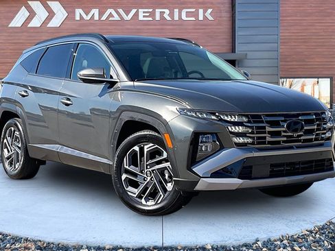 Used 2025 Hyundai Tucson Limited AWD/4WD image 1