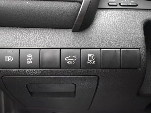 Used 2023 Toyota Camry SE FWD image 21