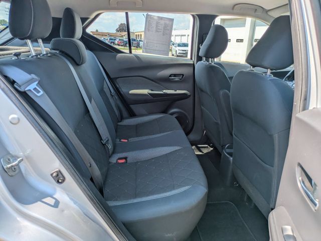 Used 2018 Nissan Kicks SV FWD image 21