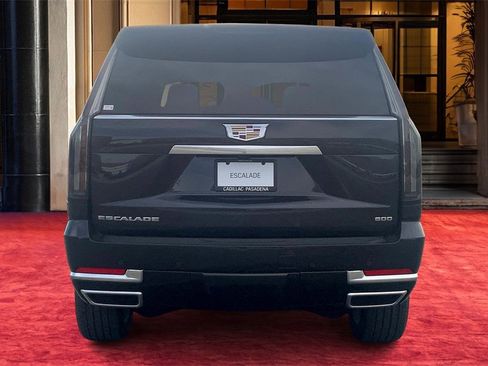 New 2026 Cadillac Escalade 4WD w/ LPO, Floor Liner Package image 5