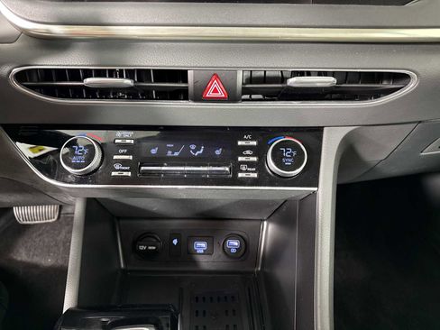 Used 2021 Hyundai Sonata SEL image 16