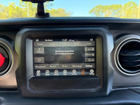 Used 2021 Jeep Wrangler Unlimited Sport image 35