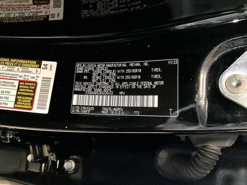 Used 2024 Toyota Grand Highlander AWD image 37