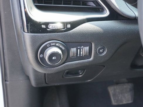 Used 2023 Jeep Cherokee Altitude Lux image 12