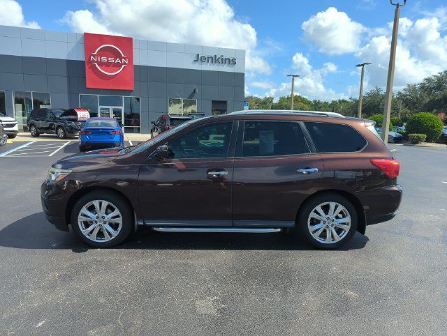 Certified 2019 Nissan Pathfinder SL w/ SL Premium Package FWD image 11