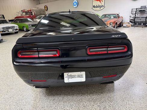 Used 2016 Dodge Challenger SRT Hellcat RWD image 8