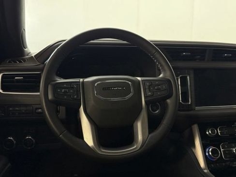 Used 2023 GMC Yukon XL Denali RWD image 23