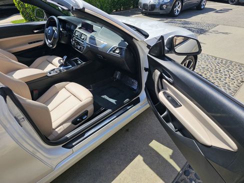 Used 2018 BMW 230i xDrive Convertible image 17