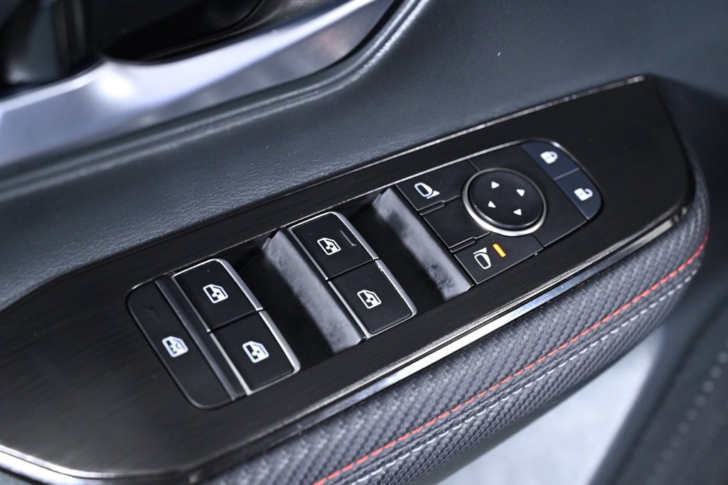 Certified 2025 Nissan Kicks SR AWD/4WD image 21