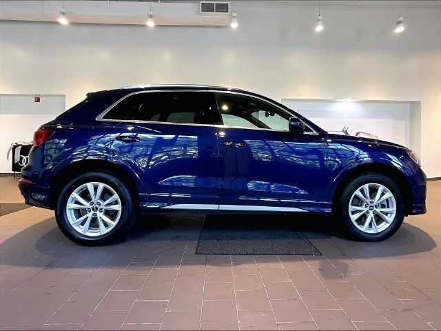 Used 2024 Audi Q3 2.0T Premium w/ Convenience Package AWD/4WD image 9