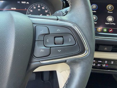 Used 2023 Buick Envision Essence AWD/4WD image 23